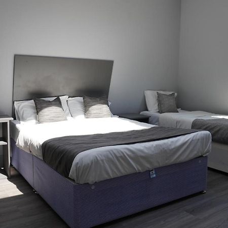 Roshni Hotel Саутхолл Экстерьер фото